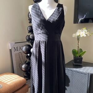 New! Event! Ann Taylor Sleeveless Pleated Dress